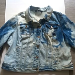 Baccini XL jean jacket distressed blue and bleached
